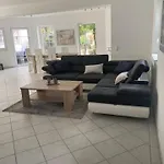 Апартаменты Gaestehaus Geiger 63546 Taunusstrasse 12 *